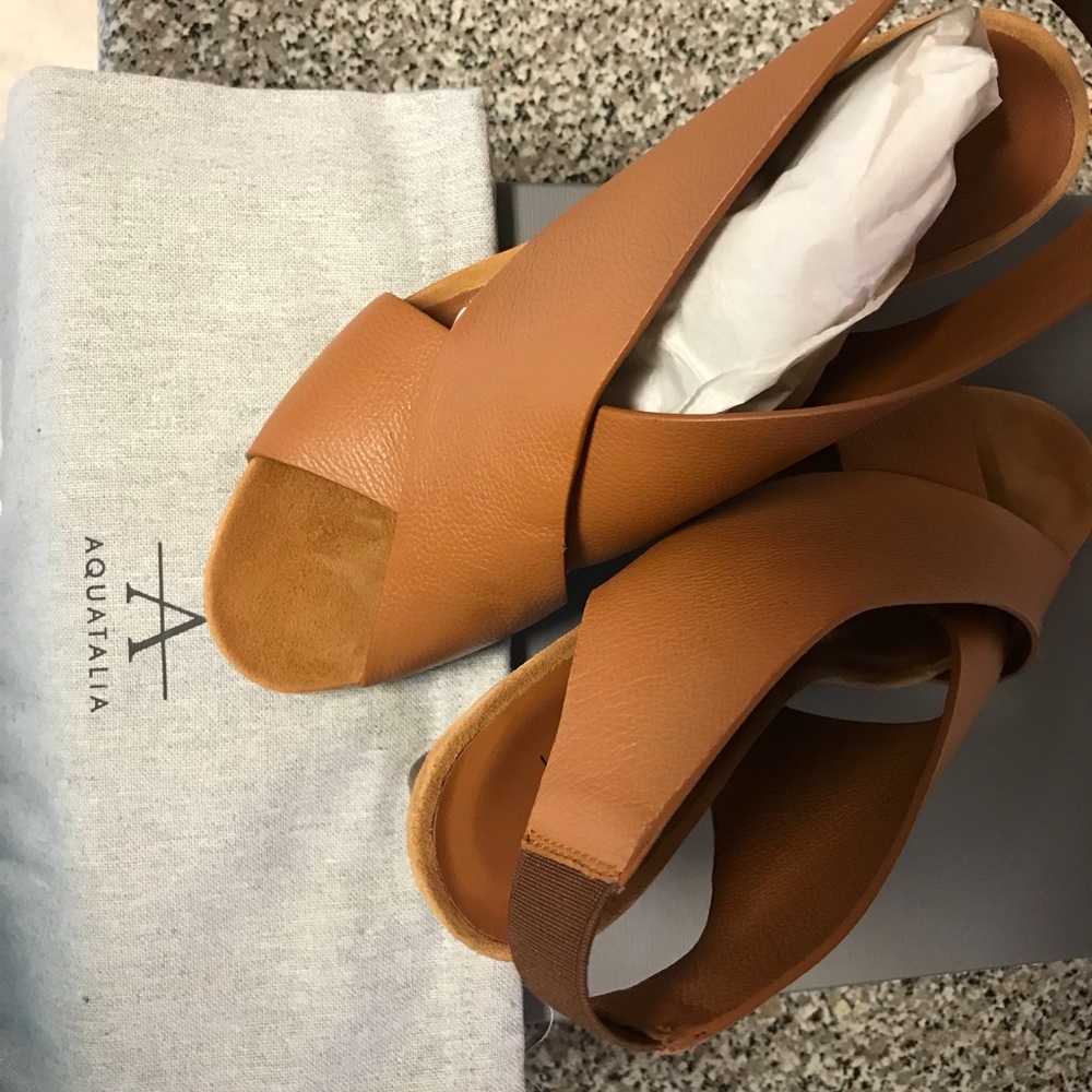 Aquatalia Bayleigh Calf in Camel NIB